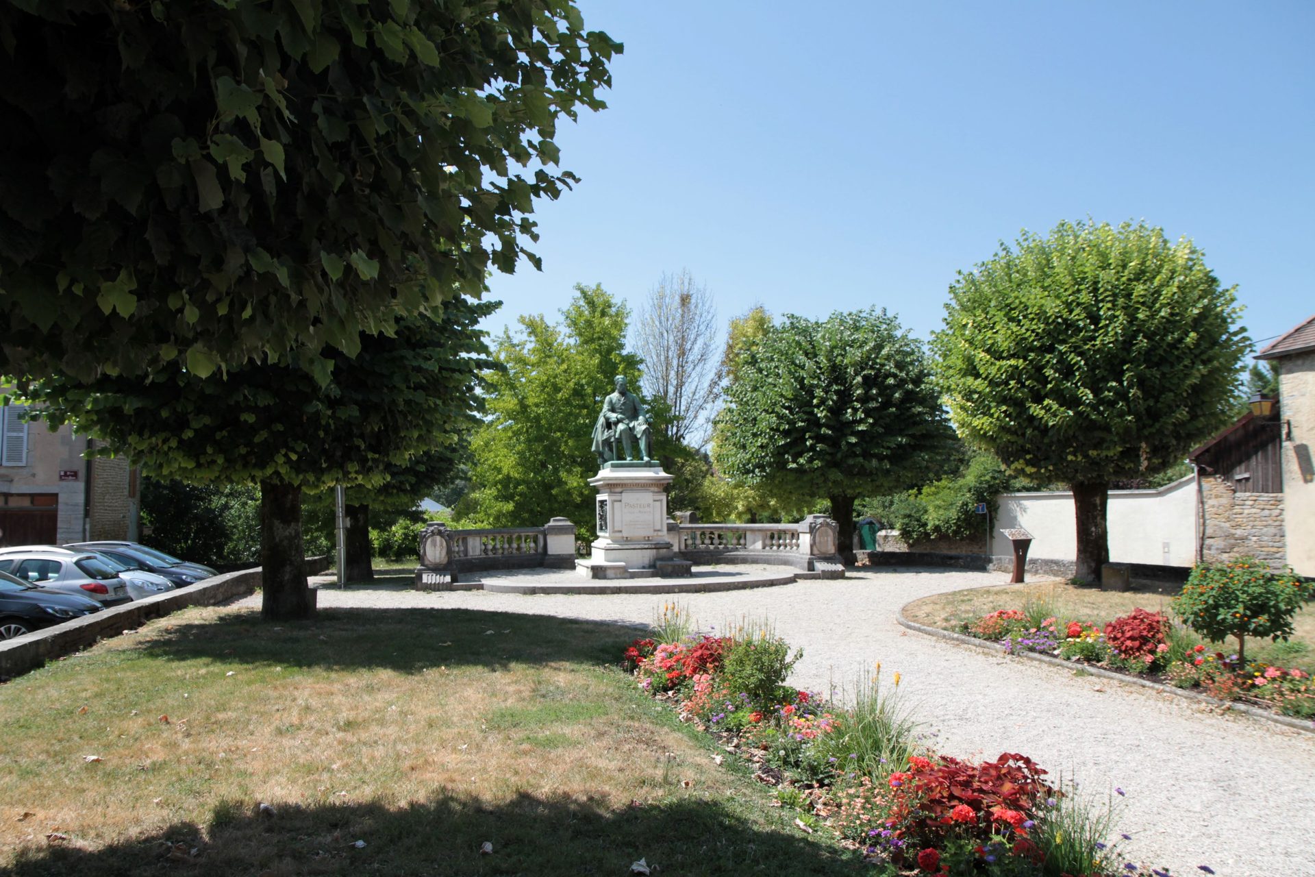 Louis Pasteur's monument, Arbois - 02.JPG